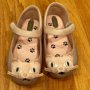 Girls mini Melissa kitty cat shoes !